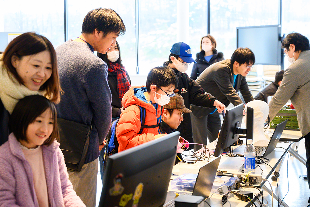 展示作品で交流